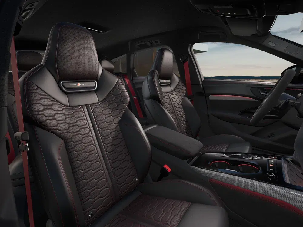 Audi RS5 2.9 e-hybrid 639pk quattro uit 2026, foto 4