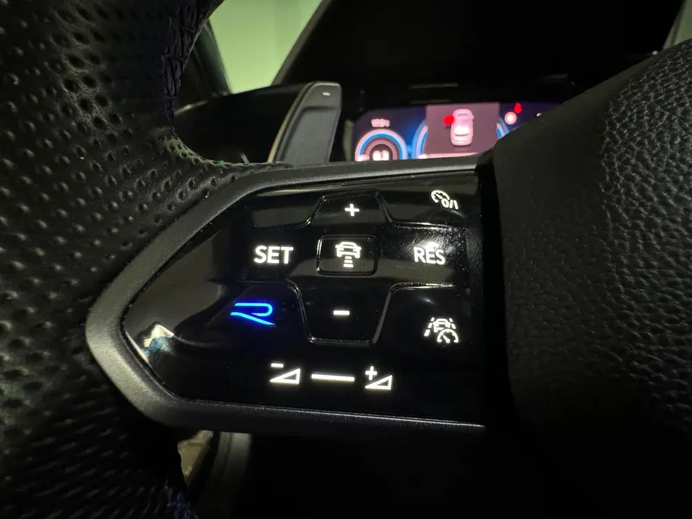 Volkswagen Golf 2.0 TSI R 4Motion Pano uit 2021, foto 12