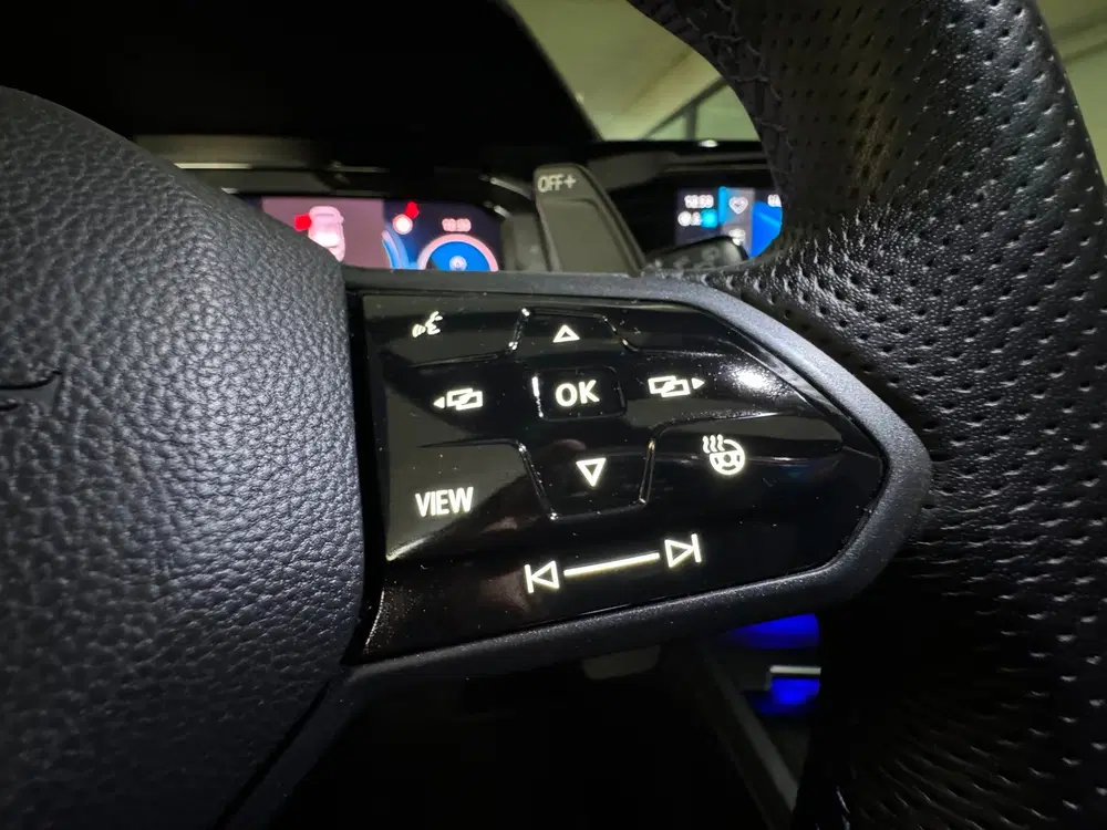 Volkswagen Golf 2.0 TSI R 4Motion Pano uit 2021, foto 13