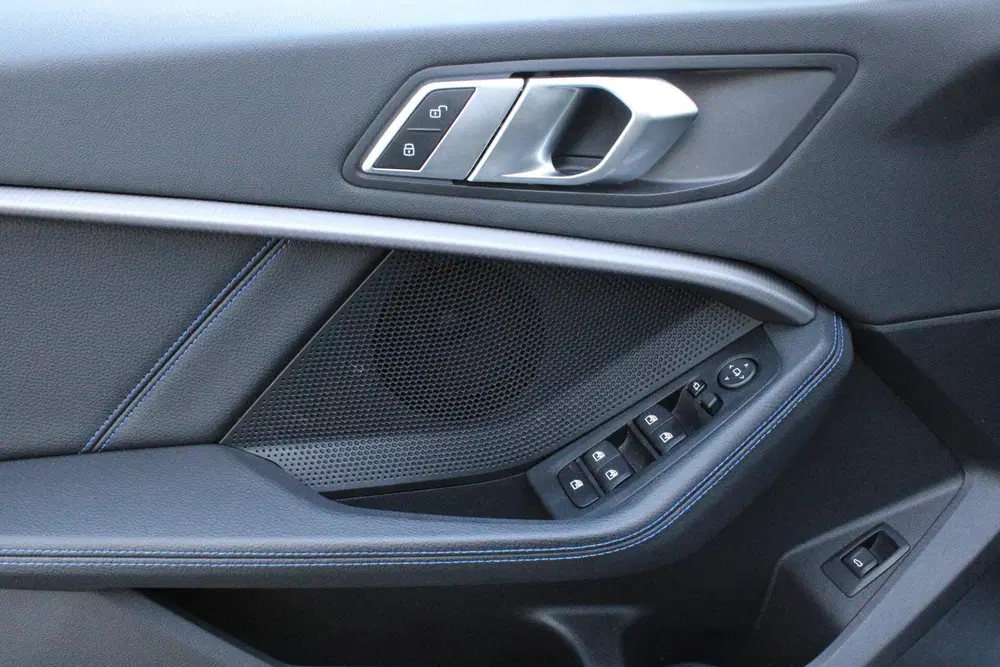 BMW 1-serie 120i High Executive M Sport Pano Cam Kuips uit 2022, foto 15