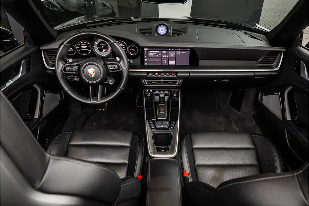 Porsche 911 3.8 Turbo S uit 2020, foto 11