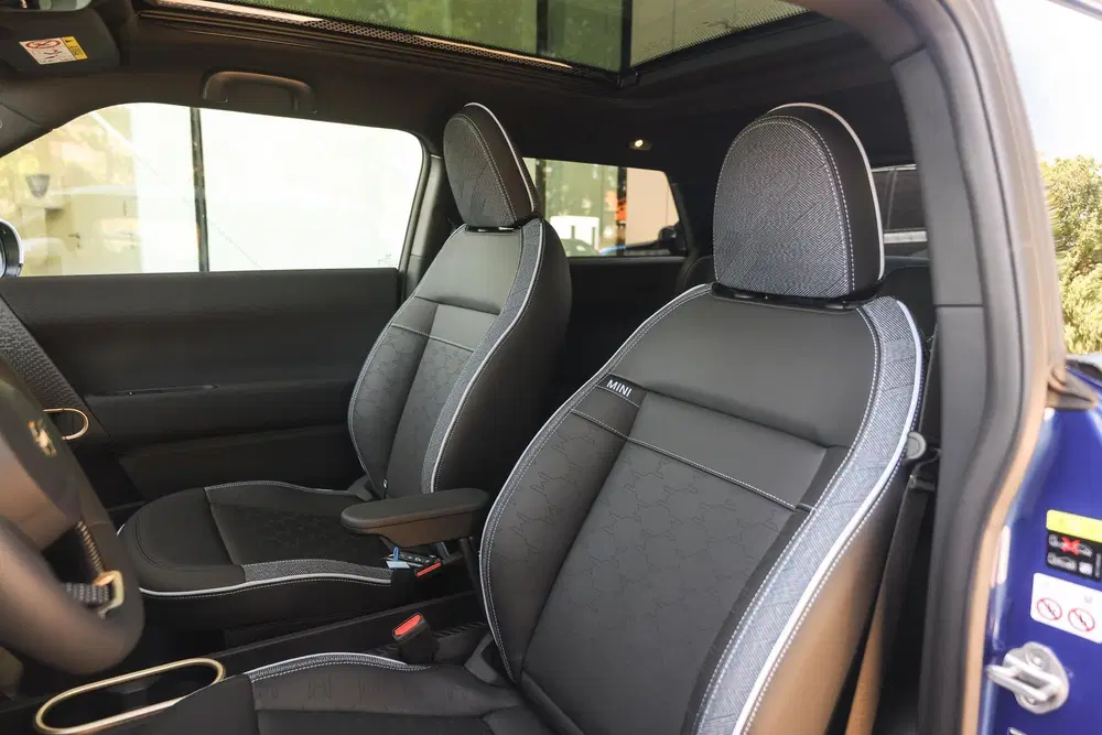 Mini Hatchback Cooper SE uit 2026, foto 10