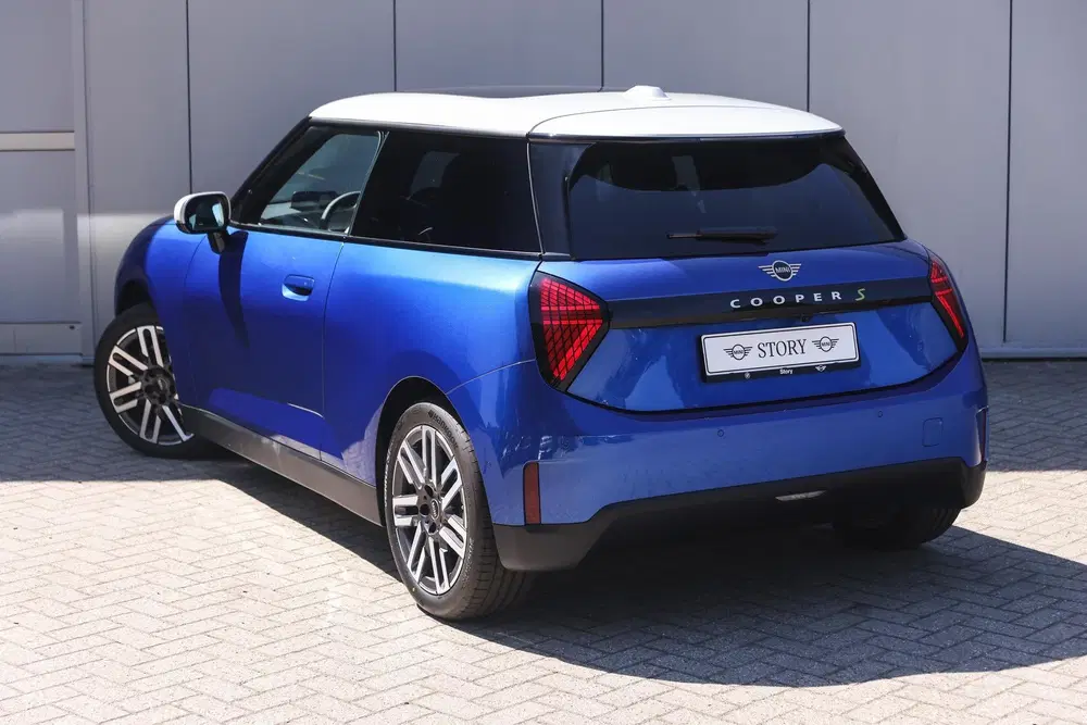 Mini Hatchback Cooper SE uit 2026, foto 2