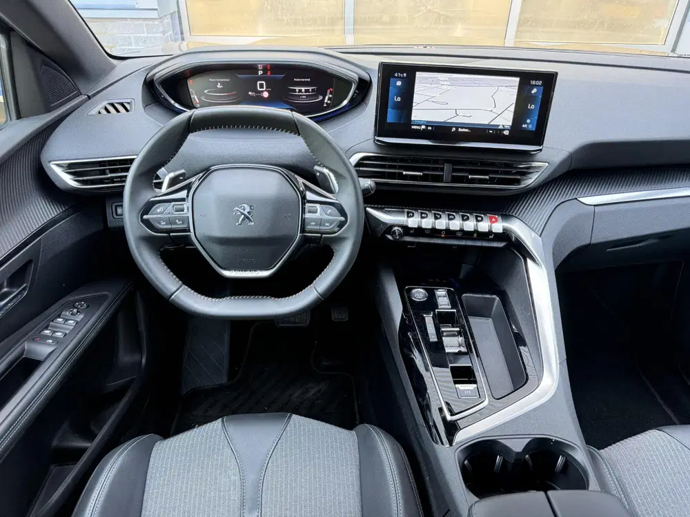 Peugeot 3008 1.2 AUTOMAAT CRUISE STOELVER. P-CAM ALL SE uit 2024, foto 2