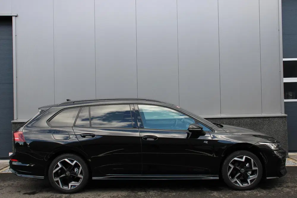 Volkswagen Golf 1.5 eTSI 150PK R-LINE PDC uit 2025, foto 2