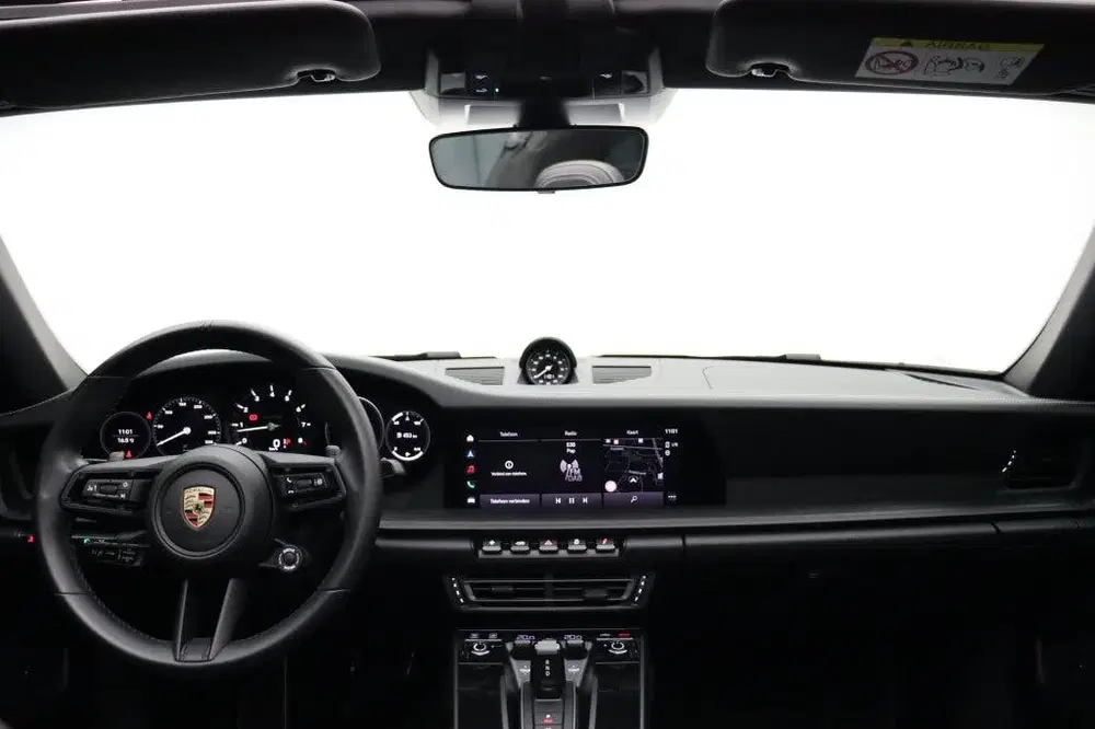 Porsche 911 Targa 4 GTS uit 2023, foto 3