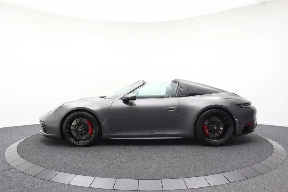 Porsche 911 Targa 4 GTS uit 2023, foto 4