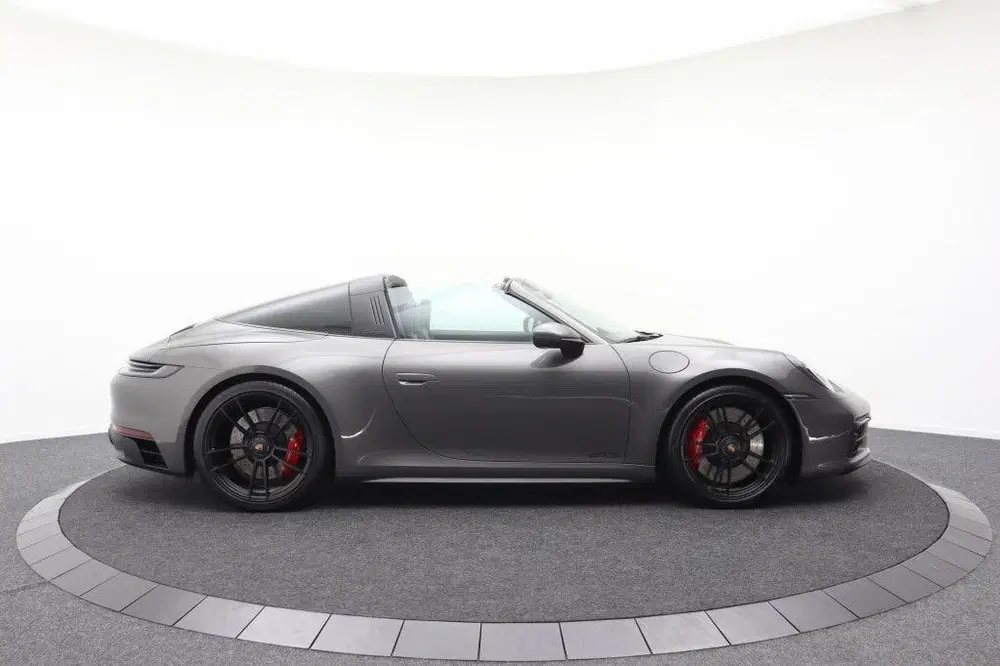 Porsche 911 Targa 4 GTS uit 2023, foto 7
