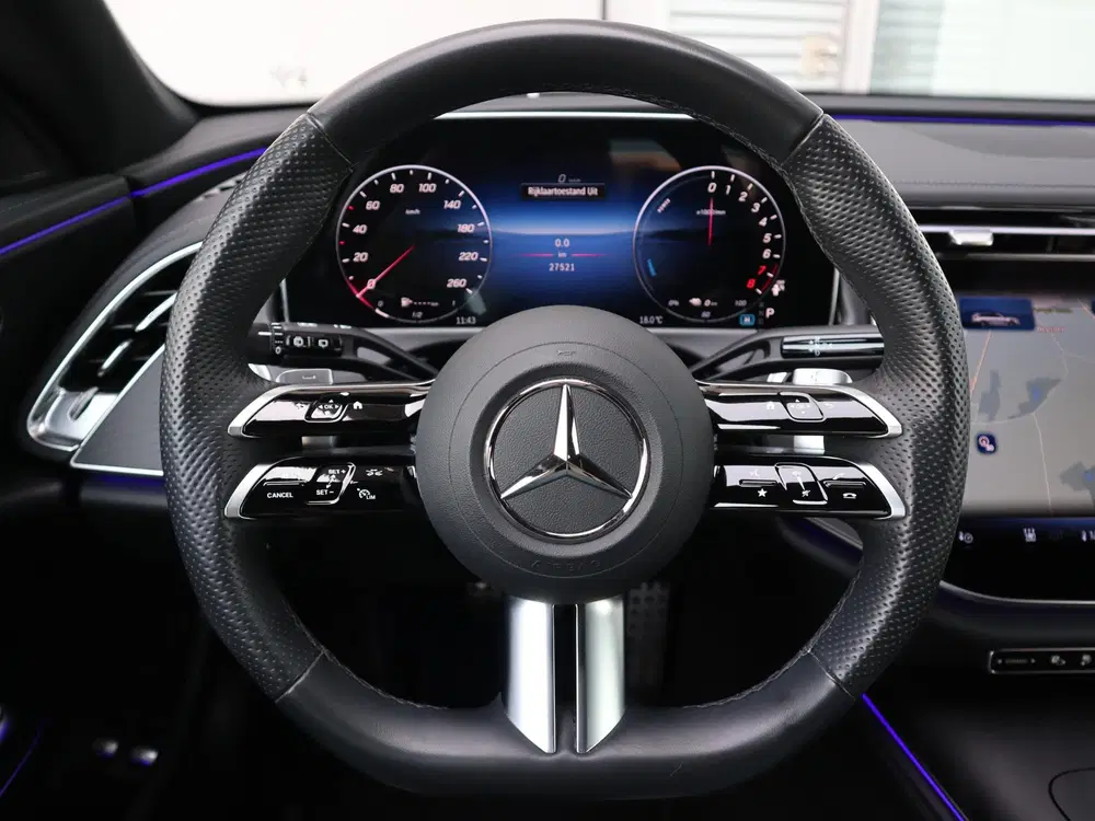 Mercedes-Benz E-Klasse E 300 e AMG line uit 2024, foto 15