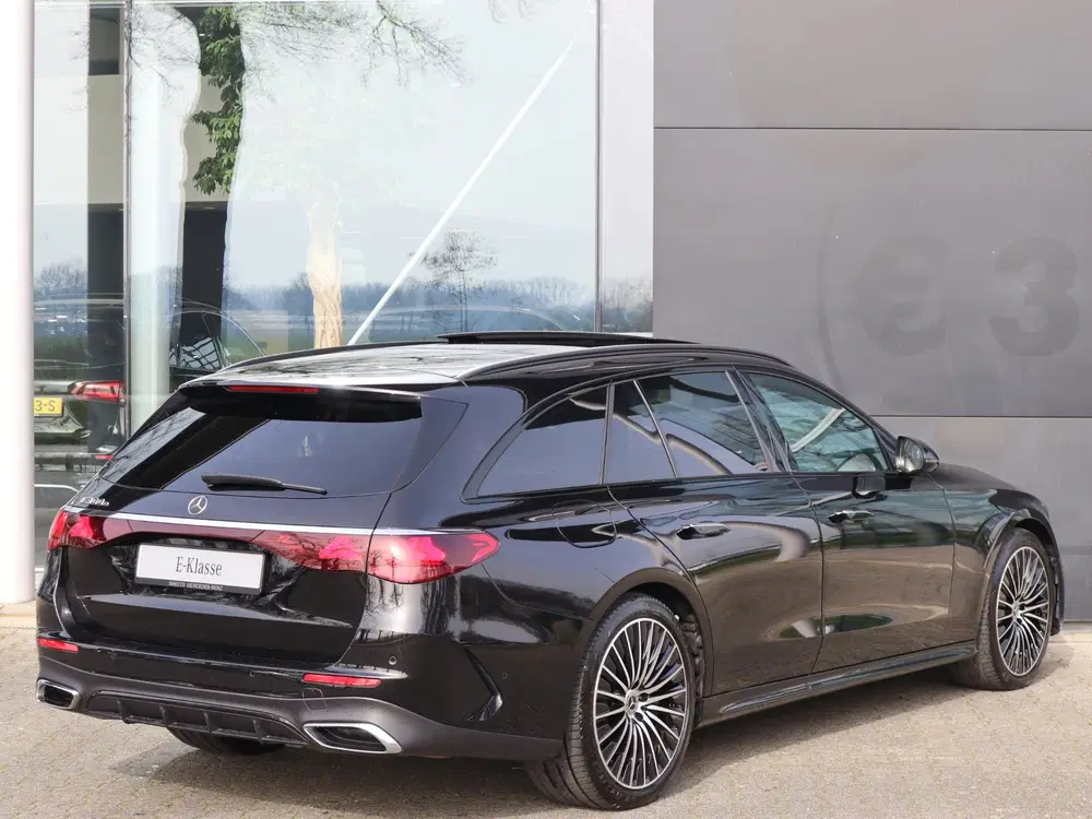 Mercedes-Benz E-Klasse E 300 e AMG line uit 2024, foto 2
