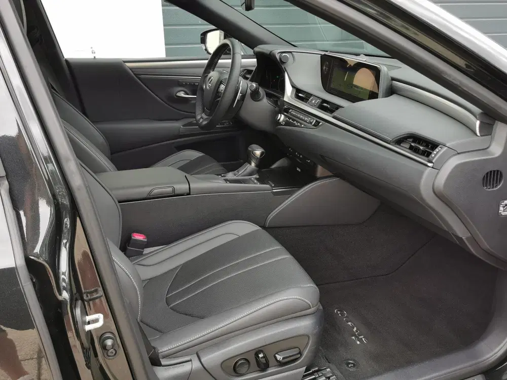 Lexus ES 300h F Sport 2021 uit 2021, foto 13