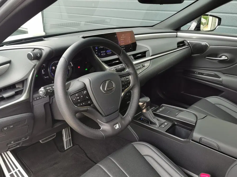 Lexus ES 300h F Sport 2021 uit 2021, foto 3
