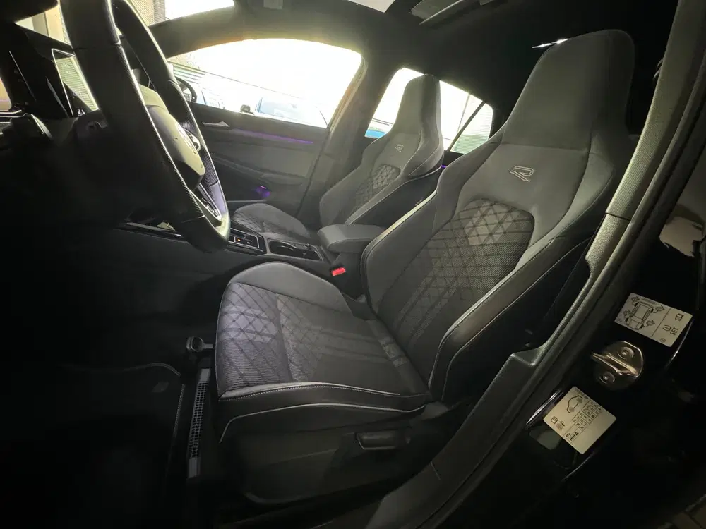Volkswagen Golf 1.5 eTSI R-Line Pano uit 2023, foto 10