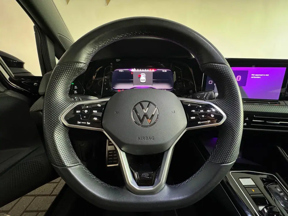 Volkswagen Golf 1.5 eTSI R-Line Pano uit 2023, foto 11