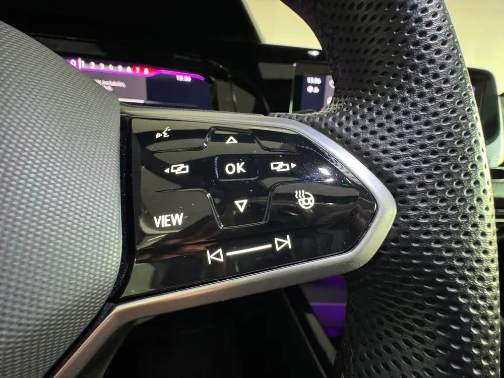 Volkswagen Golf 1.5 eTSI R-Line Pano uit 2023, foto 13