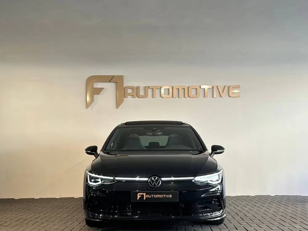 Volkswagen Golf 1.5 eTSI R-Line Pano uit 2023, foto 2