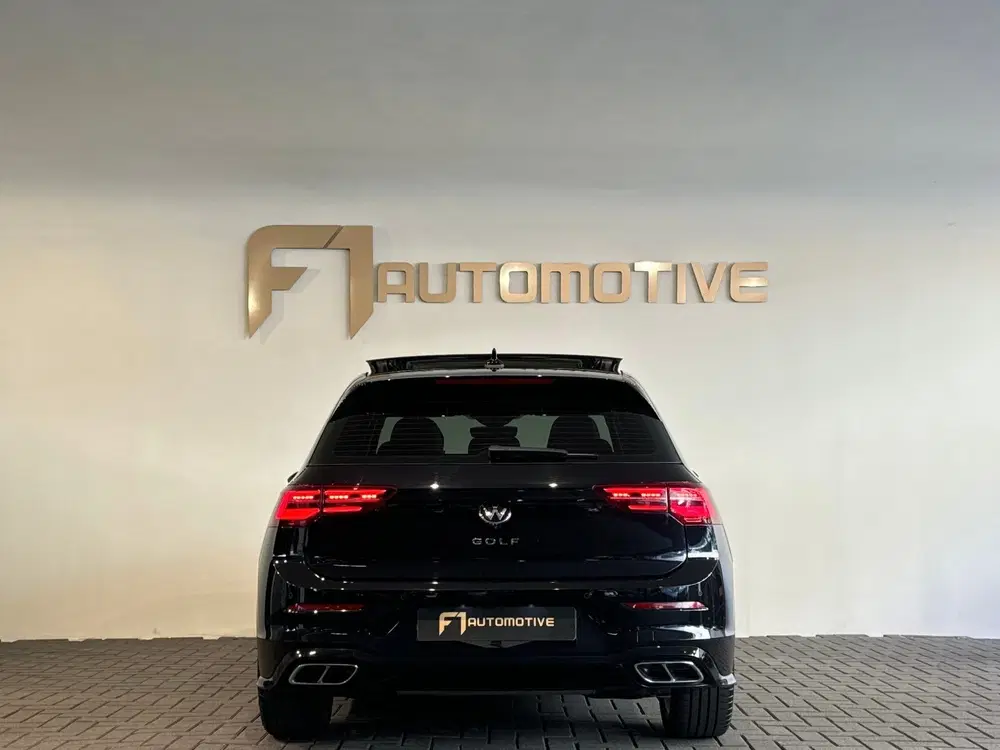 Volkswagen Golf 1.5 eTSI R-Line Pano uit 2023, foto 5