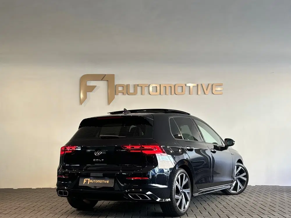 Volkswagen Golf 1.5 eTSI R-Line Pano uit 2023, foto 6
