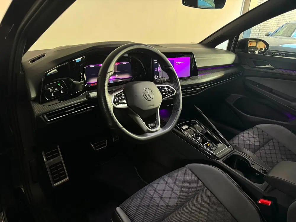Volkswagen Golf 1.5 eTSI R-Line Pano uit 2023, foto 9