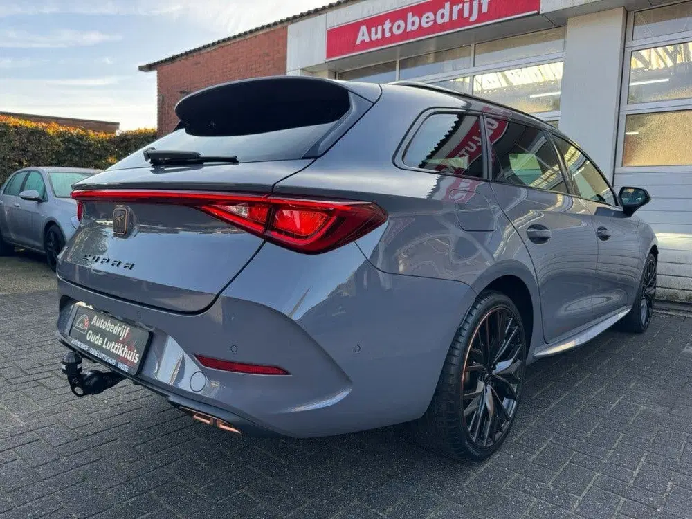 Cupra Leon 1.4 e-Hybrid VZ Copper Adrenaline 24 uit 2021, foto 2