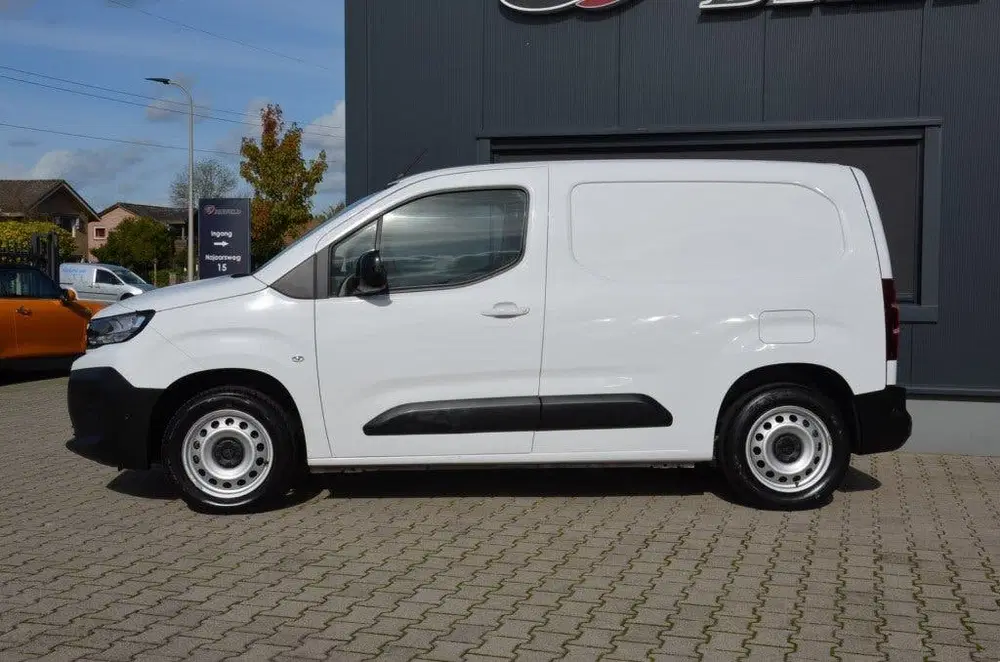 Peugeot Partner 1.5 Blue Hdi 130Pk uit 2024, foto 2