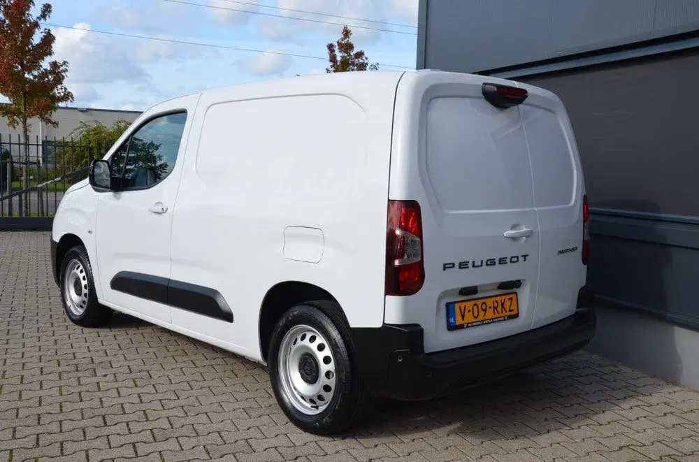 Peugeot Partner 1.5 Blue Hdi 130Pk uit 2024, foto 3