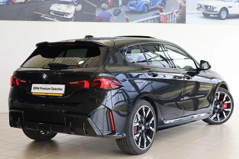 BMW 1-serie 120 uit 2026, foto 2