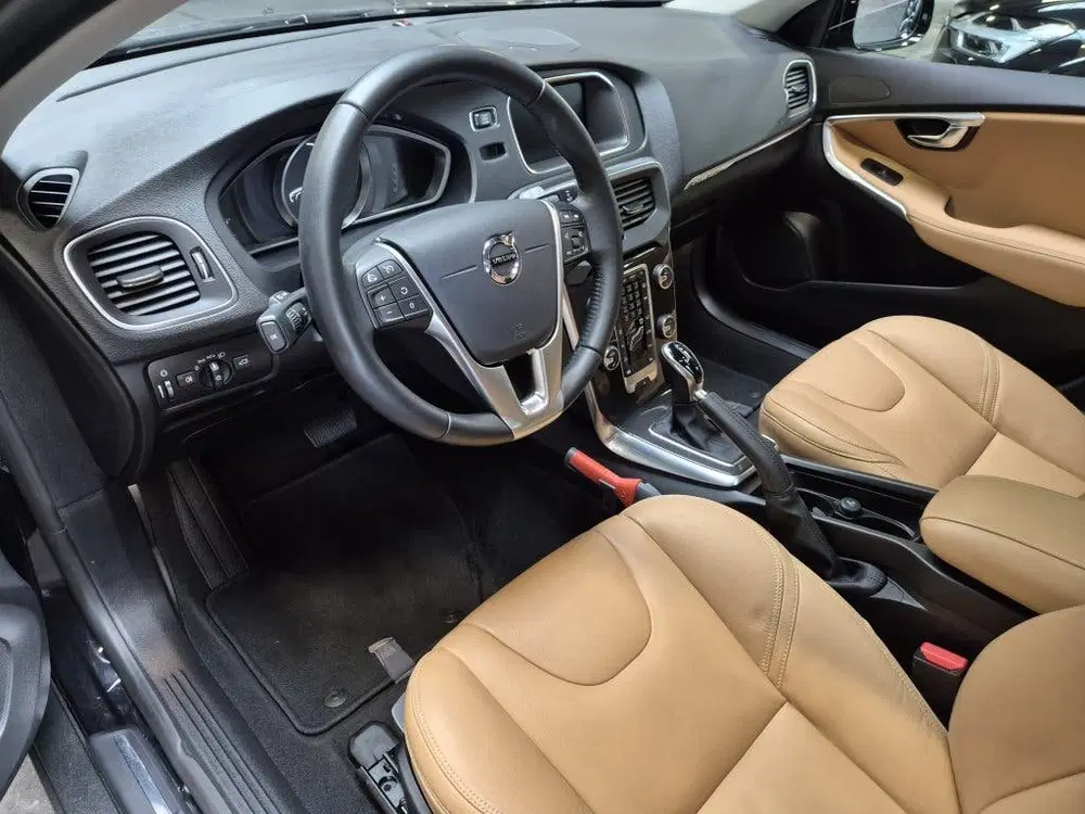 Volvo V40 Cross Country 1.5 T3 Polar+ Luxury uit 2019, foto 3