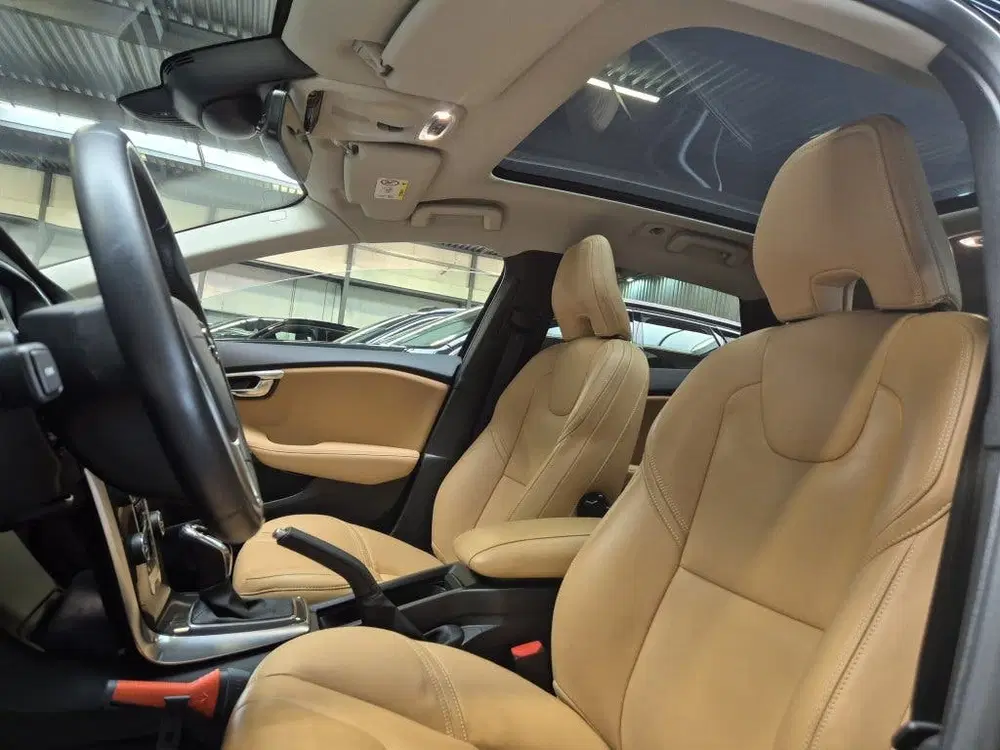 Volvo V40 Cross Country 1.5 T3 Polar+ Luxury uit 2019, foto 4