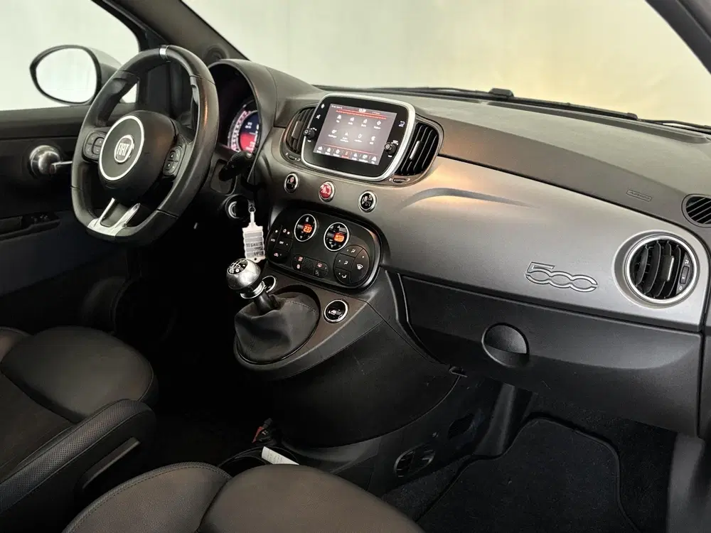 Fiat 500 1.0 Hybrid Rockstar uit 2021, foto 11