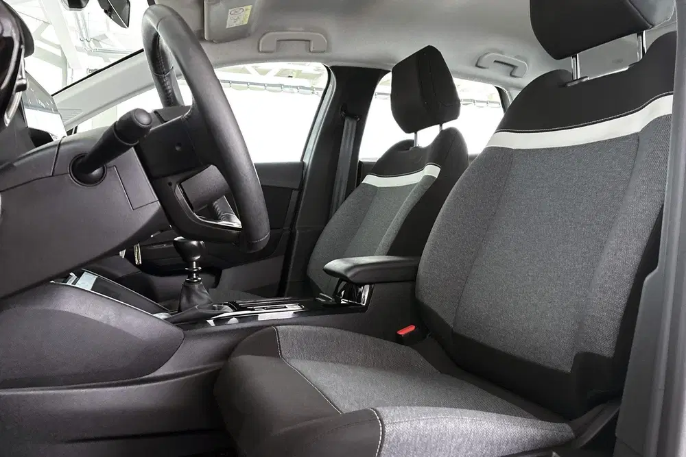 Citroën C4 Citroen C4 X 1.2 Puretech 100 You Apple Ca uit 2024, foto 6