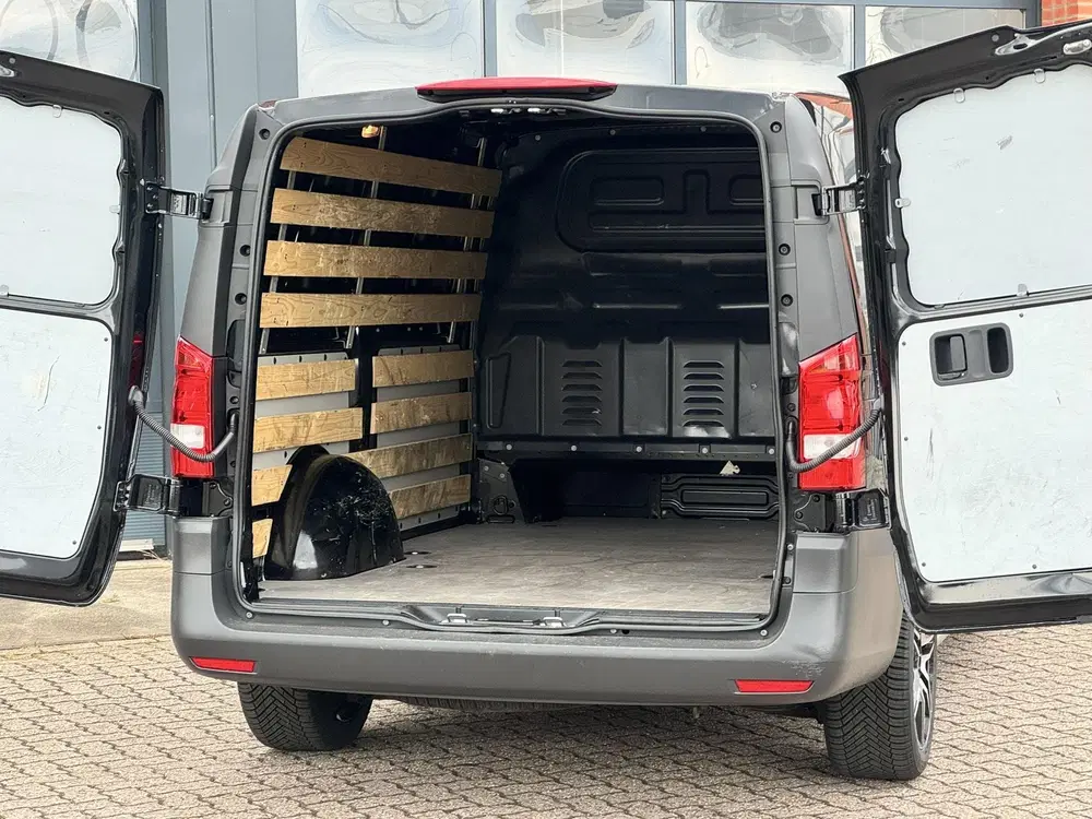 Mercedes-Benz Vito 114 L2 uit 2024, foto 8