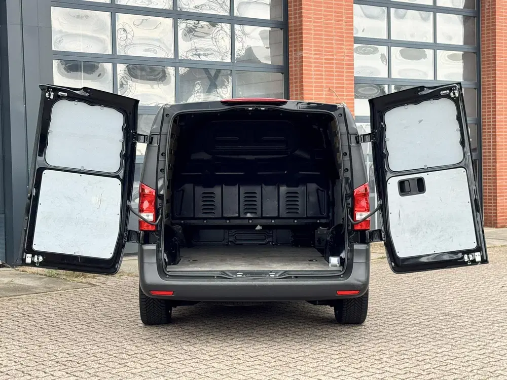 Mercedes-Benz Vito 114 L2 uit 2024, foto 9