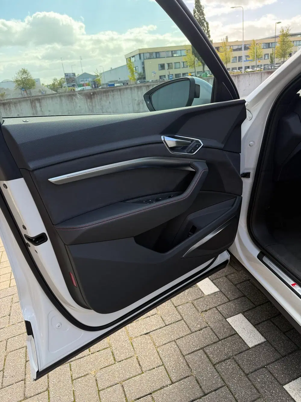 Audi Q8 e-tron 50 Quattro 95kWh 340pk 2023 Wit uit 2023, foto 12