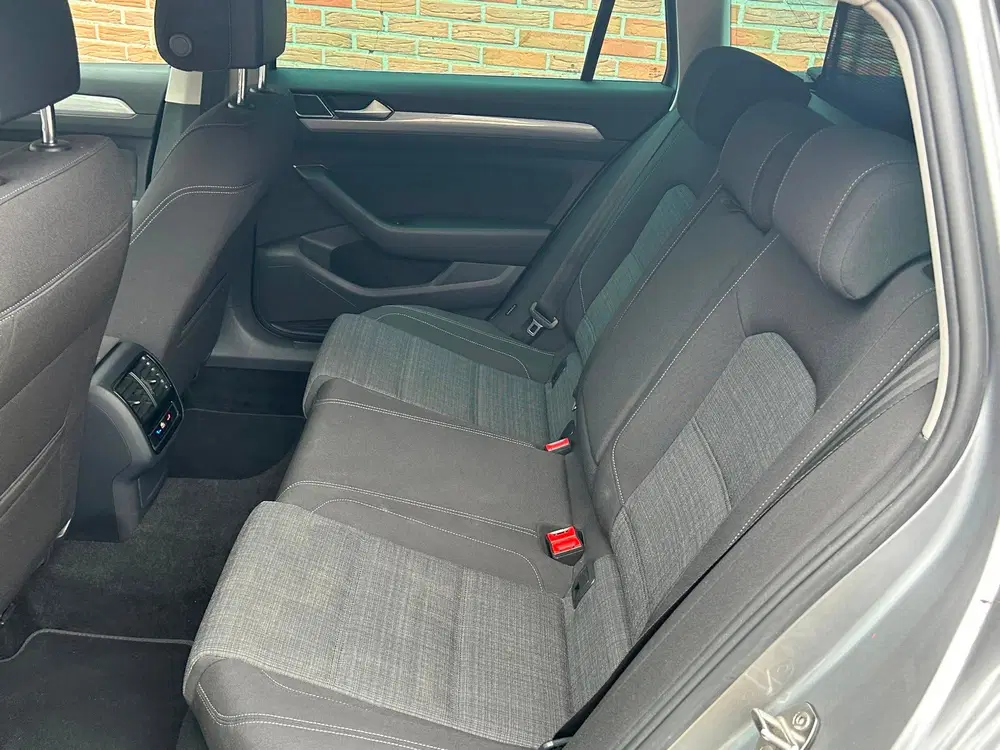 Volkswagen Passat 1.5 TSI 150PK DSG uit 2022, foto 13