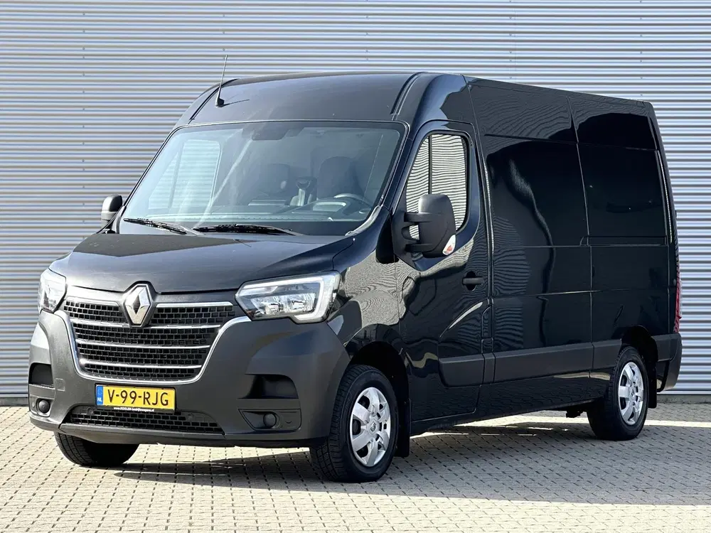 Renault Master T35 2.3 dCi 135 L2H2 Airco uit 2023