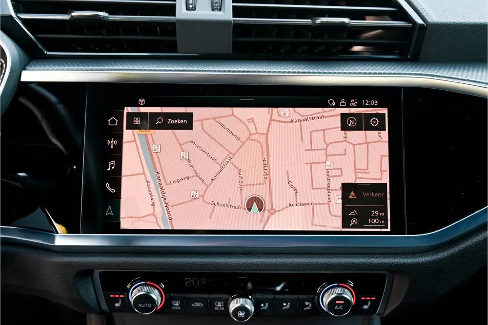 Audi Q3 45 TFSI e S line ACC uit 2021, foto 13