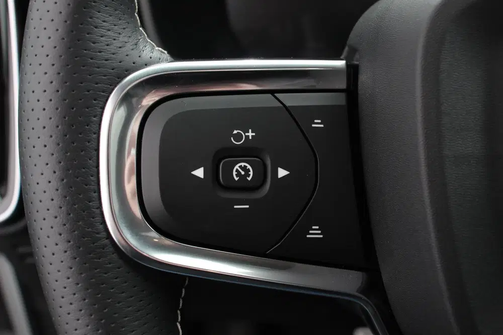 Volvo XC40 1.5 T5 Recharge R-Design Panoramisch dak N uit 2021, foto 13