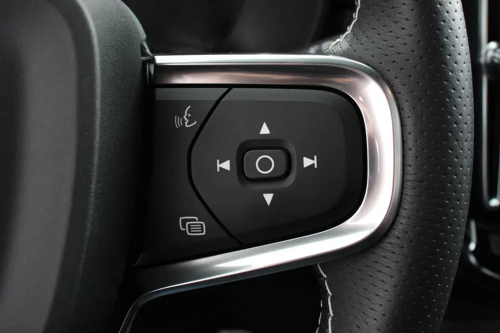 Volvo XC40 1.5 T5 Recharge R-Design Panoramisch dak N uit 2021, foto 15