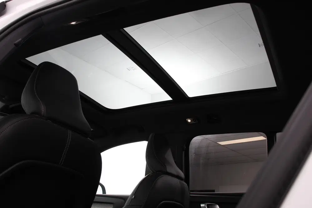 Volvo XC40 1.5 T5 Recharge R-Design Panoramisch dak N uit 2021, foto 2