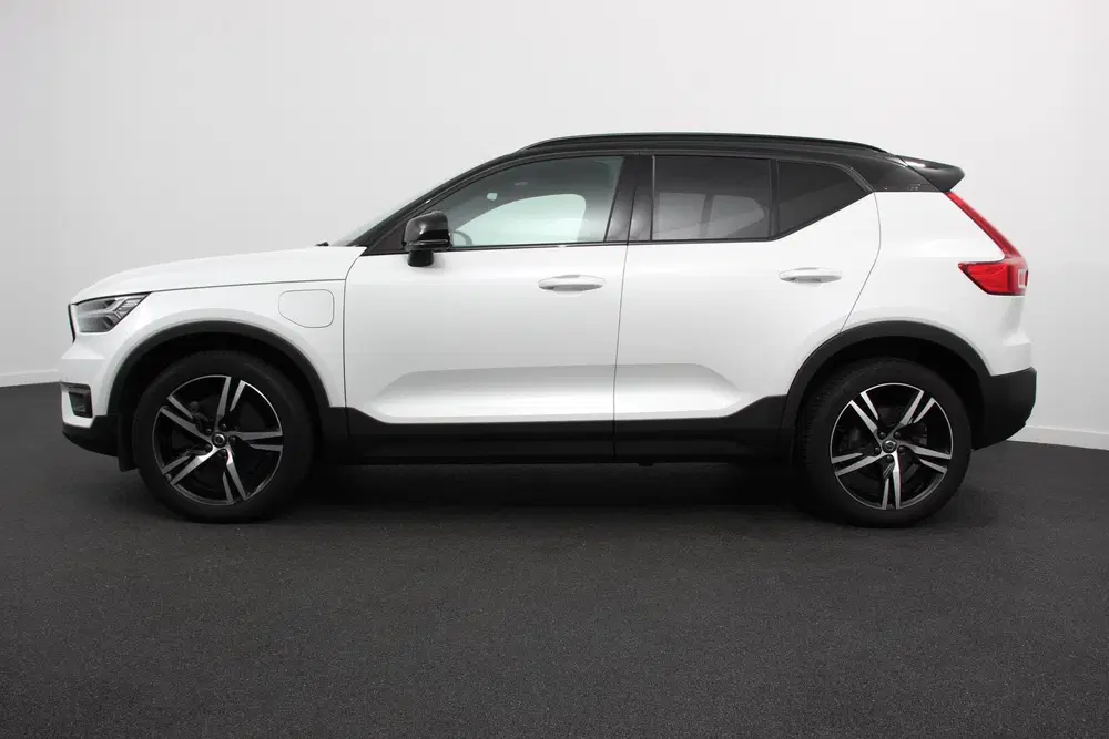Volvo XC40 1.5 T5 Recharge R-Design Panoramisch dak N uit 2021, foto 7
