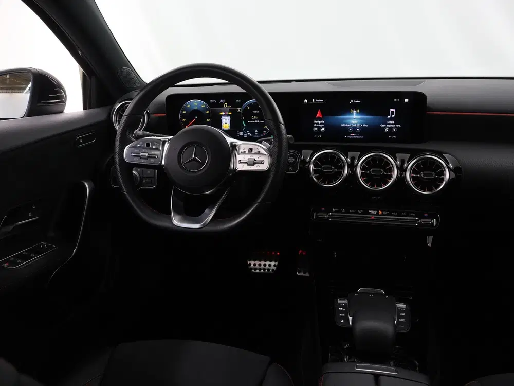 Mercedes-Benz A-Klasse 180 Premium Plus uit 2022, foto 9
