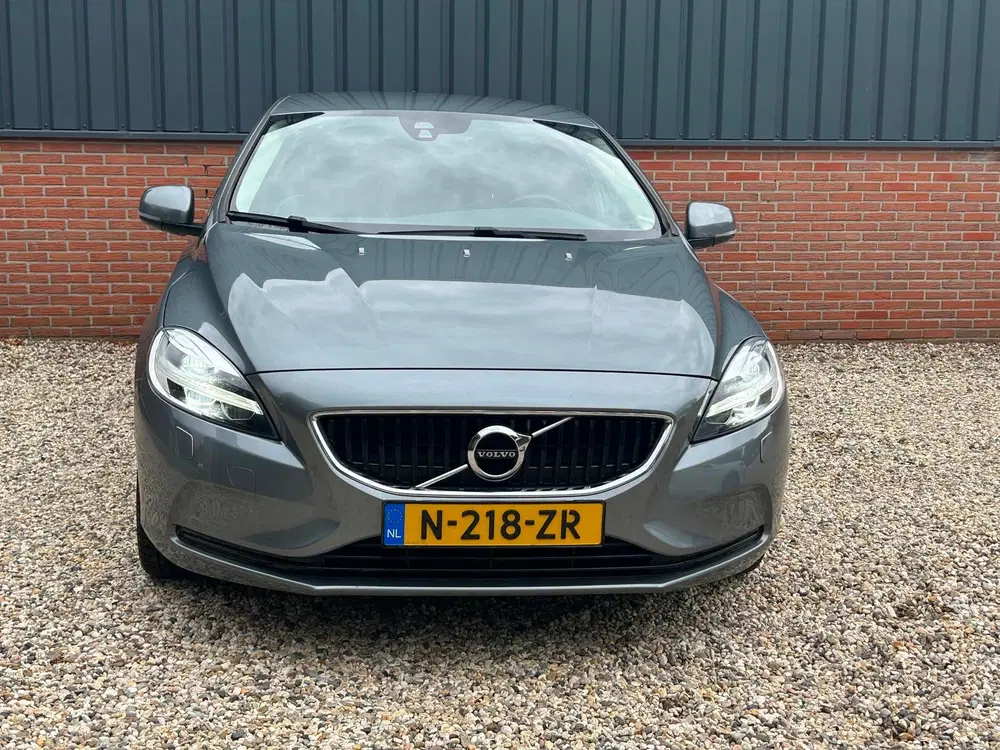 Volvo V40 2.0 D3 Automaat uit 2020, foto 4