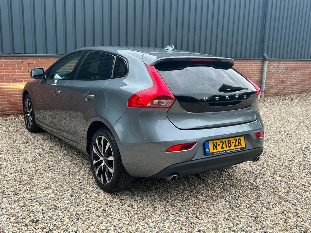 Volvo V40 2.0 D3 Automaat uit 2020, foto 5