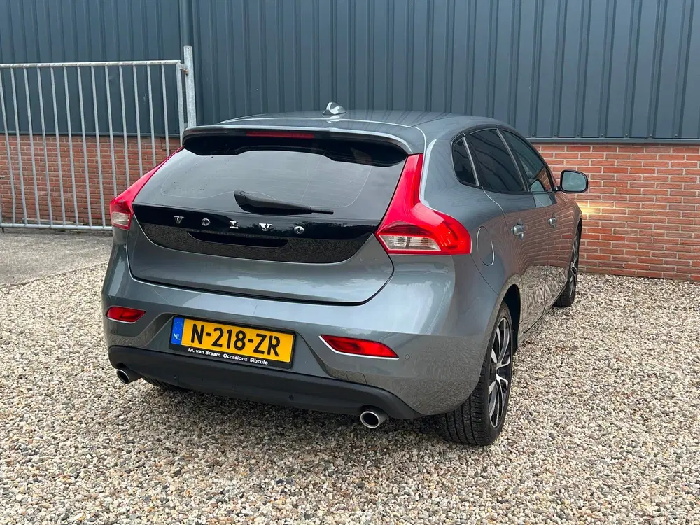 Volvo V40 2.0 D3 Automaat uit 2020, foto 7