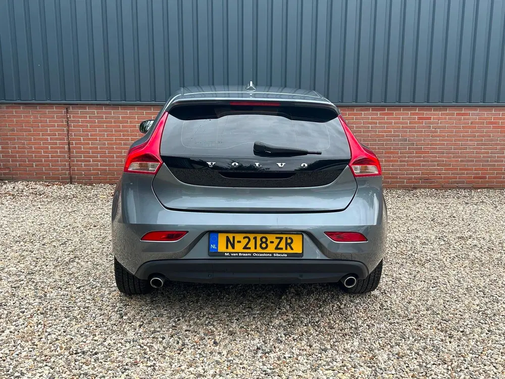 Volvo V40 2.0 D3 Automaat uit 2020, foto 8