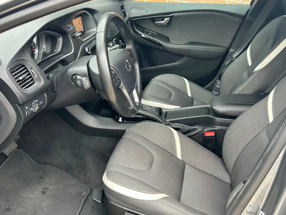 Volvo V40 2.0 D3 Automaat uit 2020, foto 9