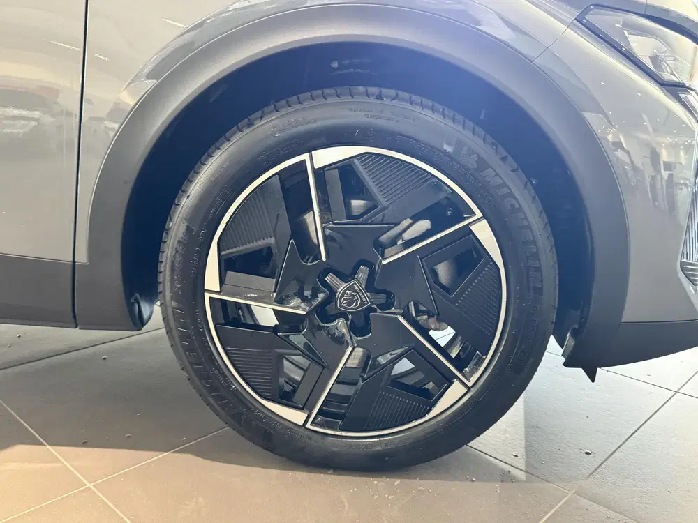 Peugeot 408 1.6 HYbrid Allure Pack 225 EAT8 uit 2025, foto 11