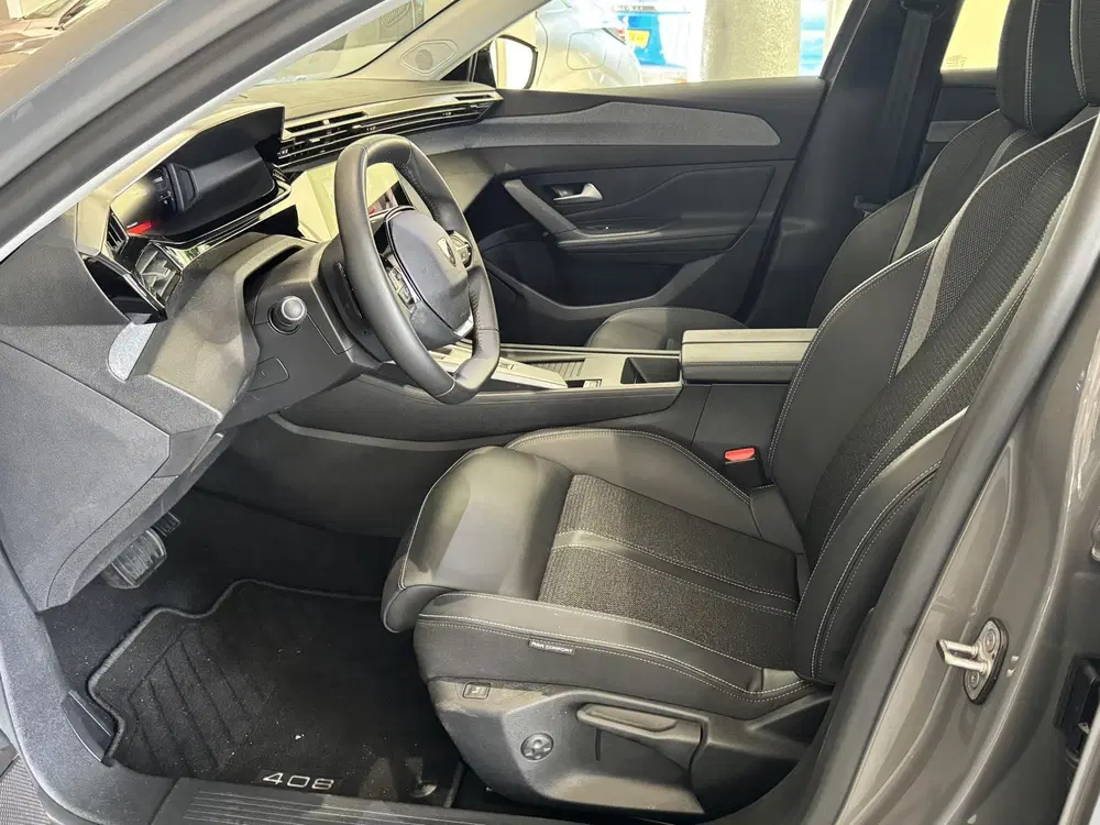 Peugeot 408 1.6 HYbrid Allure Pack 225 EAT8 uit 2025, foto 15