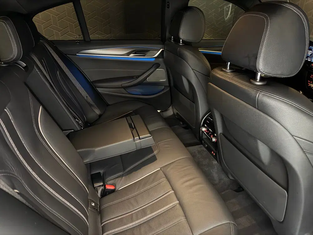 BMW 5-serie 5 Serie 545e xDrive Business Ed uit 2022, foto 14